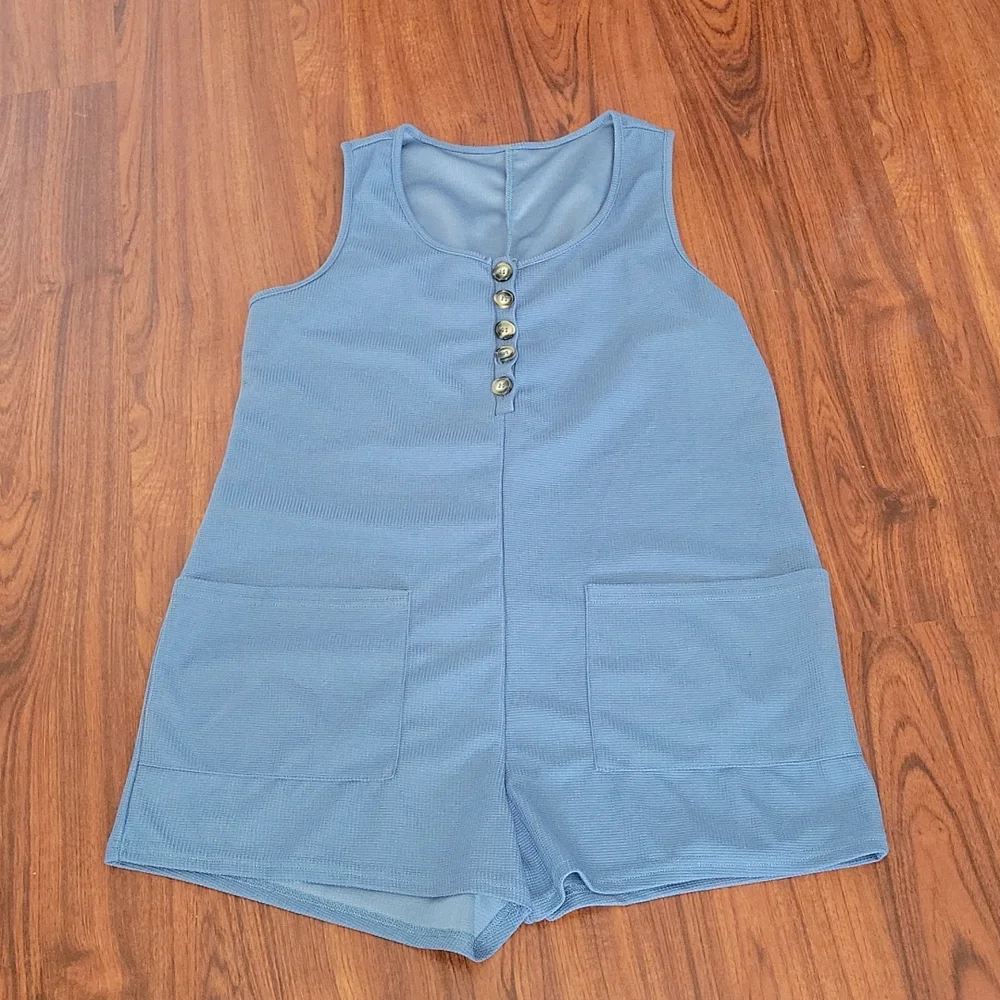 Waffle Knit Button Rompers With pockets - Picture 3 of 14